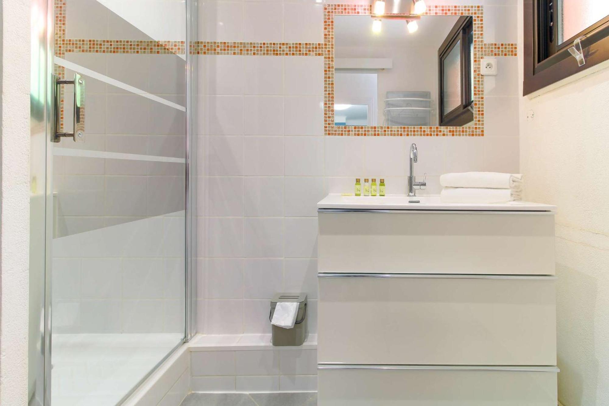 Select'Sohome - Appartement Pour 4 Personnes Avec Vue Mer A Saint-Clair ! - Zadig Le Lavandou Exterior photo